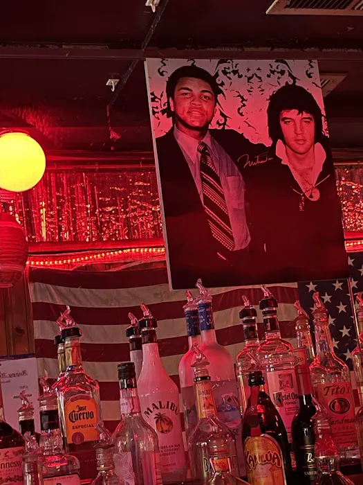 Nassau Bar Picture 10
