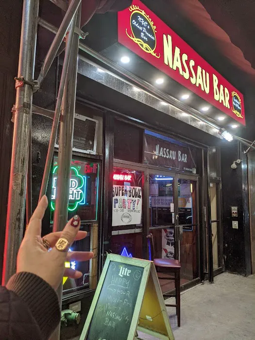 Nassau Bar Picture 5