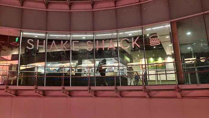 Shake Shack Fulton Transit CTR - Manhattan Picture 3