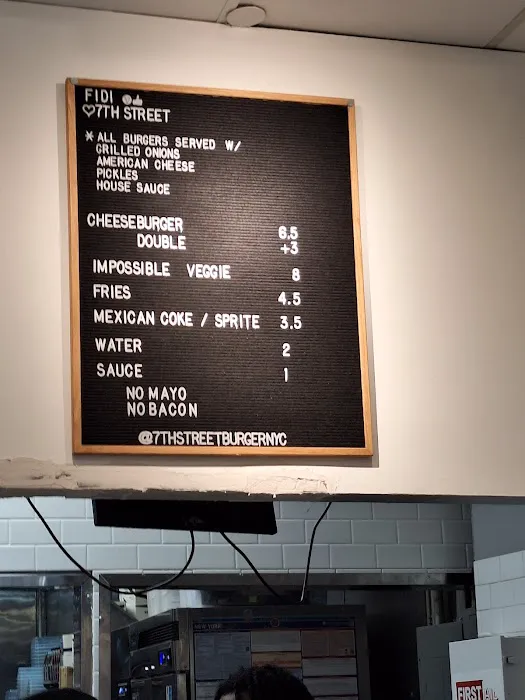 7th Street Burger Financial District Picture 1