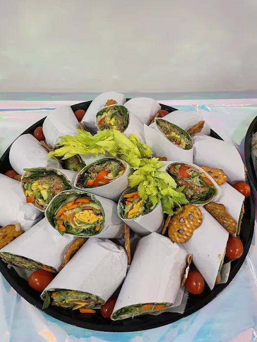 Heavenly Market Deli Picture 3