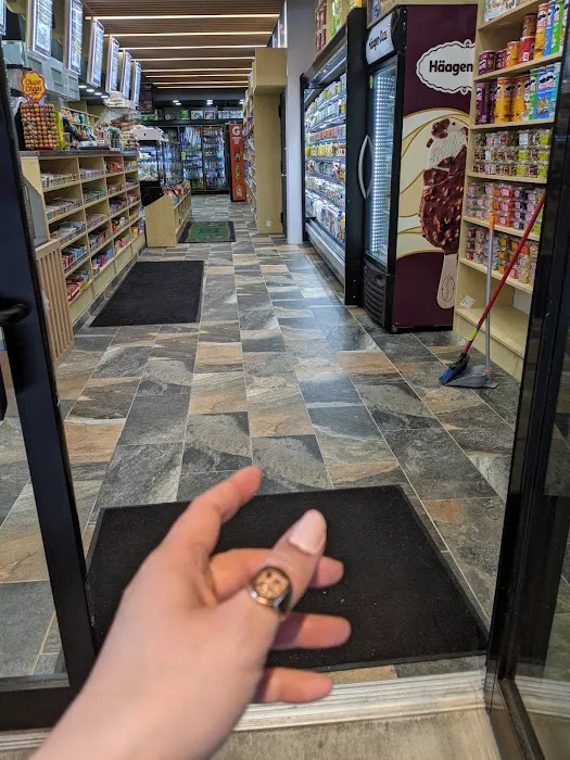 Heavenly Market Deli Picture 5