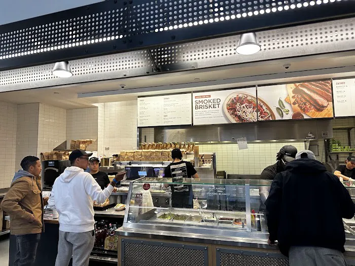 Chipotle Mexican Grill Picture 9