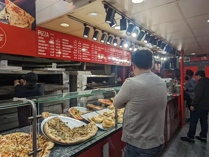 Little Italy Pizza Picture 7
