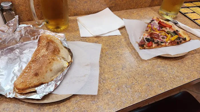 Stage Door Pizzeria Picture 5