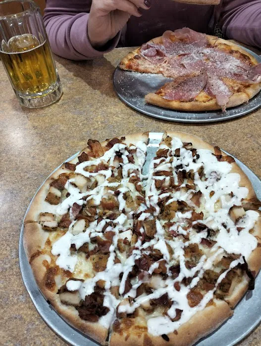 Stage Door Pizzeria Picture 7