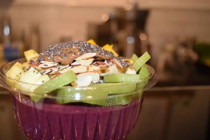 Healthy Green Juice Bar Picture 3