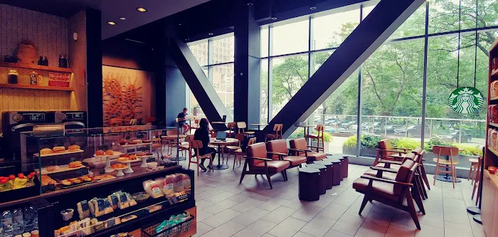 Starbucks Picture 3