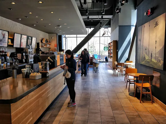 Starbucks Picture 2
