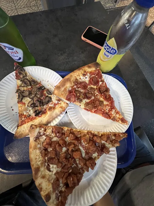 Luna Pizza Picture 5