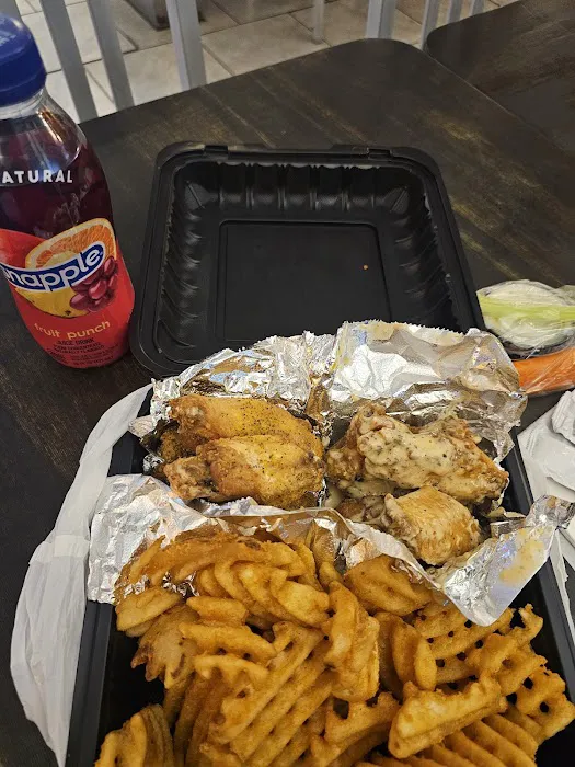 Atomic Wings Picture 4