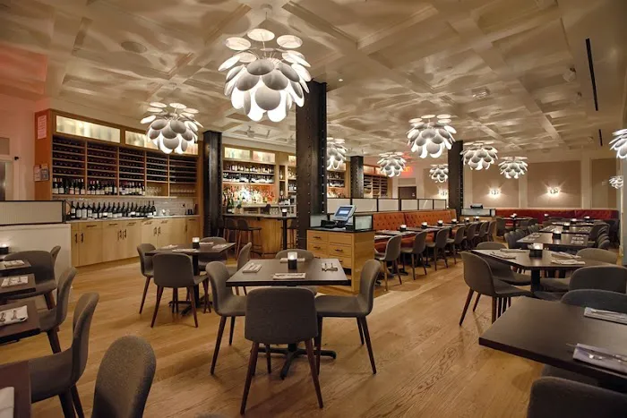 Blue Ribbon Sushi Bar & Grill - Financial District Picture 8