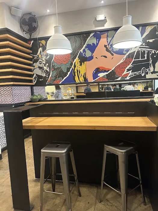 taïm mediterranean kitchen Picture 6