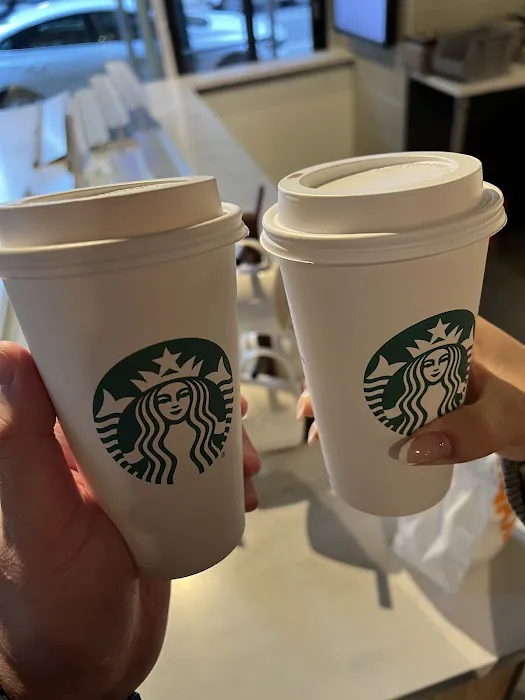 Starbucks Picture 3