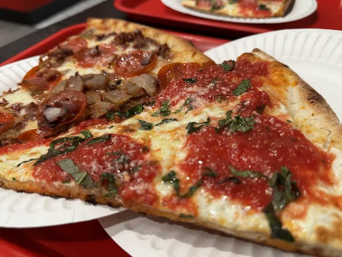 Traditas Pizza Picture 4