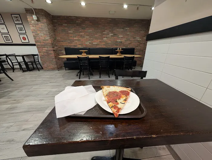 Traditas Pizza Picture 2