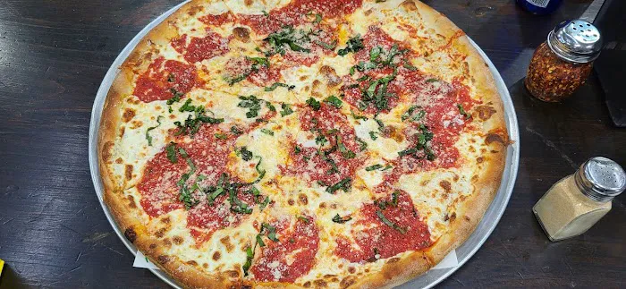 Traditas Pizza Picture 7