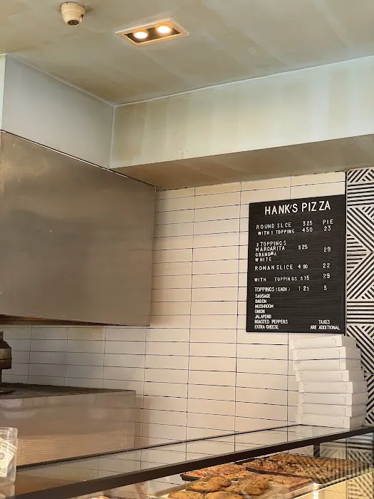 Hank's Pizza Picture 6