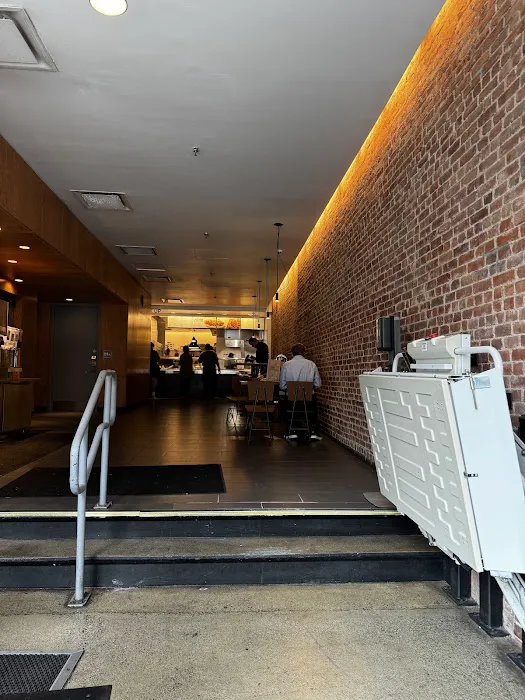 Chipotle Mexican Grill Picture 3