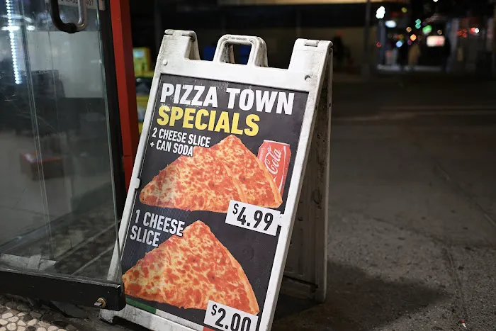 Pizzatown Picture 5