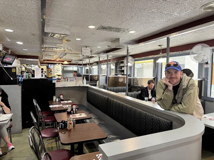 Pearl Diner Picture 4