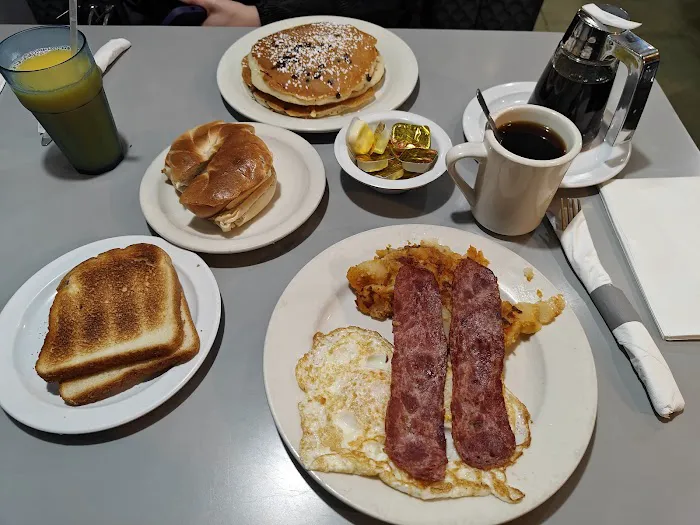 Pearl Diner Picture 5