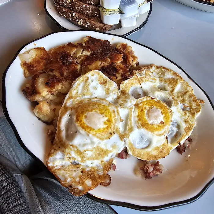 Square Diner Picture 10