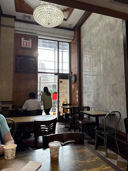 queen bakery II Picture 4