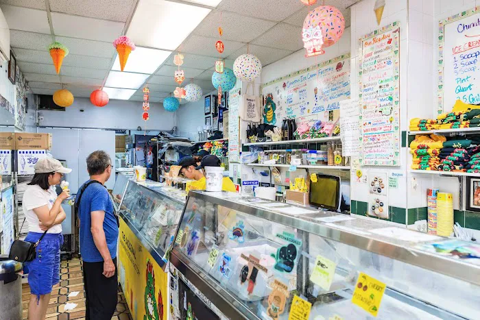 The Original Chinatown Ice Cream Factory Picture 3