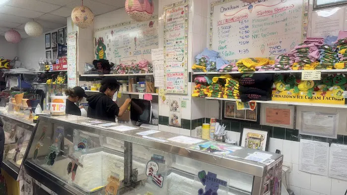 The Original Chinatown Ice Cream Factory Picture 5