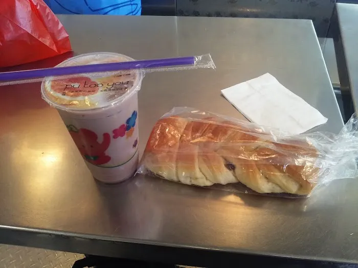 242 Cafe Bakery 光華餅家 Picture 10