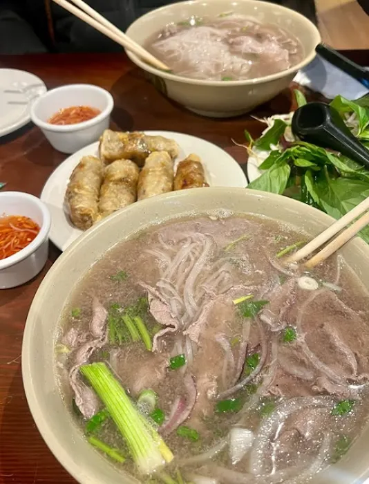 Pasteur Grill & Noodles Picture 5