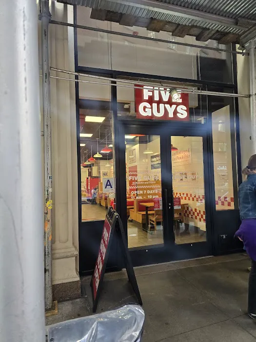 Five Guys Picture 5