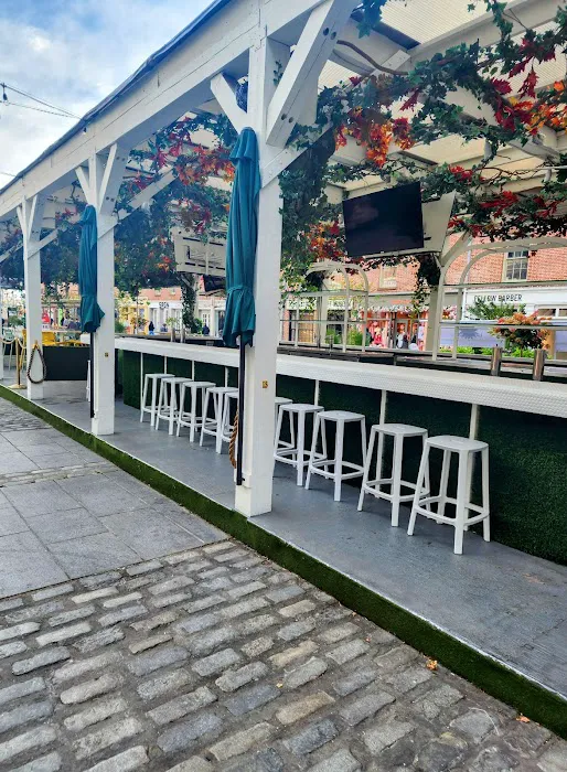 The Garden Bar Picture 3