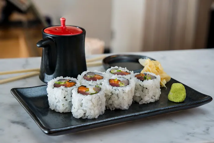Blue Ribbon Sushi Bar at Hudson Eats Picture 3