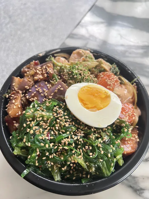 Blue Ribbon Sushi Bar at Hudson Eats Picture 6