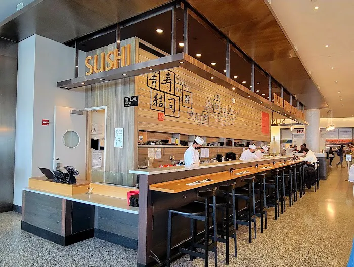 Blue Ribbon Sushi Bar at Hudson Eats Picture 7