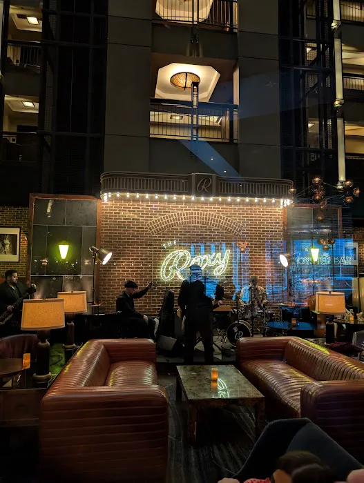 Roxy Bar Picture 9