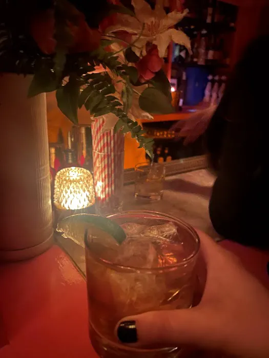 Paul's Cocktail Lounge Picture 9