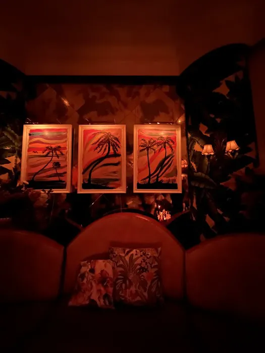 Paul's Cocktail Lounge Picture 7