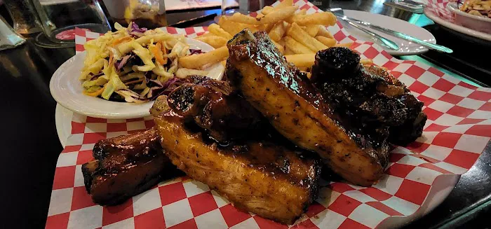 AOA Bar & Grill, 35 Avenue of the Americas Picture 6