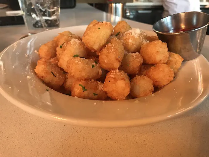 AOA Bar & Grill, 35 Avenue of the Americas Picture 5
