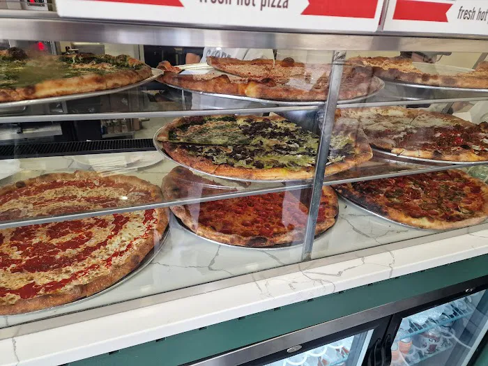 Lucia Pizza Of SoHo Picture 3