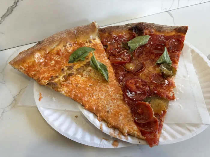 Lucia Pizza Of SoHo Picture 2