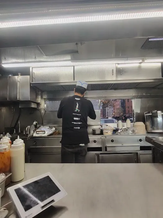 Moe Eats NYC Picture 9