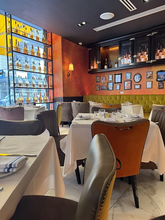 Serafina Financial District Picture 10