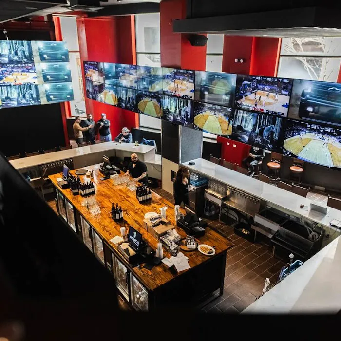 Continental Sports Lounge Picture 2