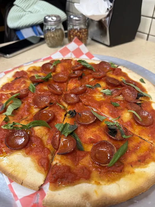 Underground Pizza Picture 8