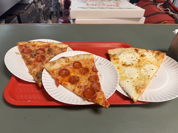 Underground Pizza Picture 7