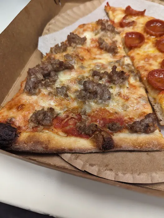Underground Pizza Picture 5